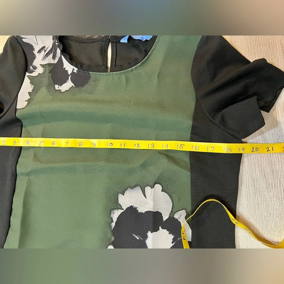 SIMPLY VERA Hunter green and black floral design shift dress size M. - Picture 12 of 14